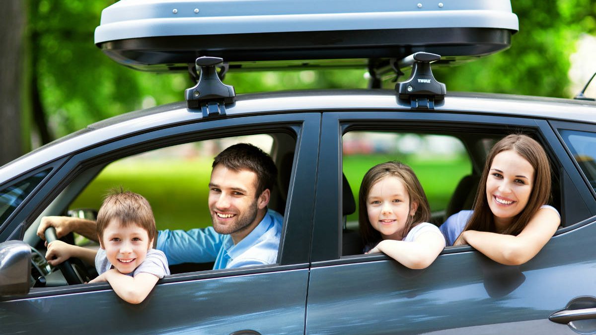 Viaje en automóvil con la familia.