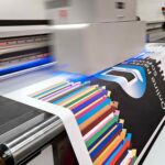 plotter de gran formato imprimiendo